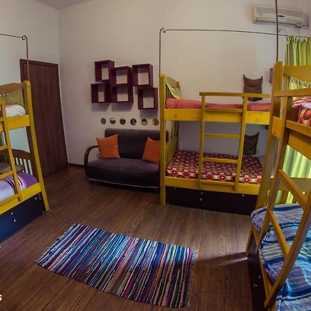 Trip'N'Hostel Тирана Екстер'єр фото