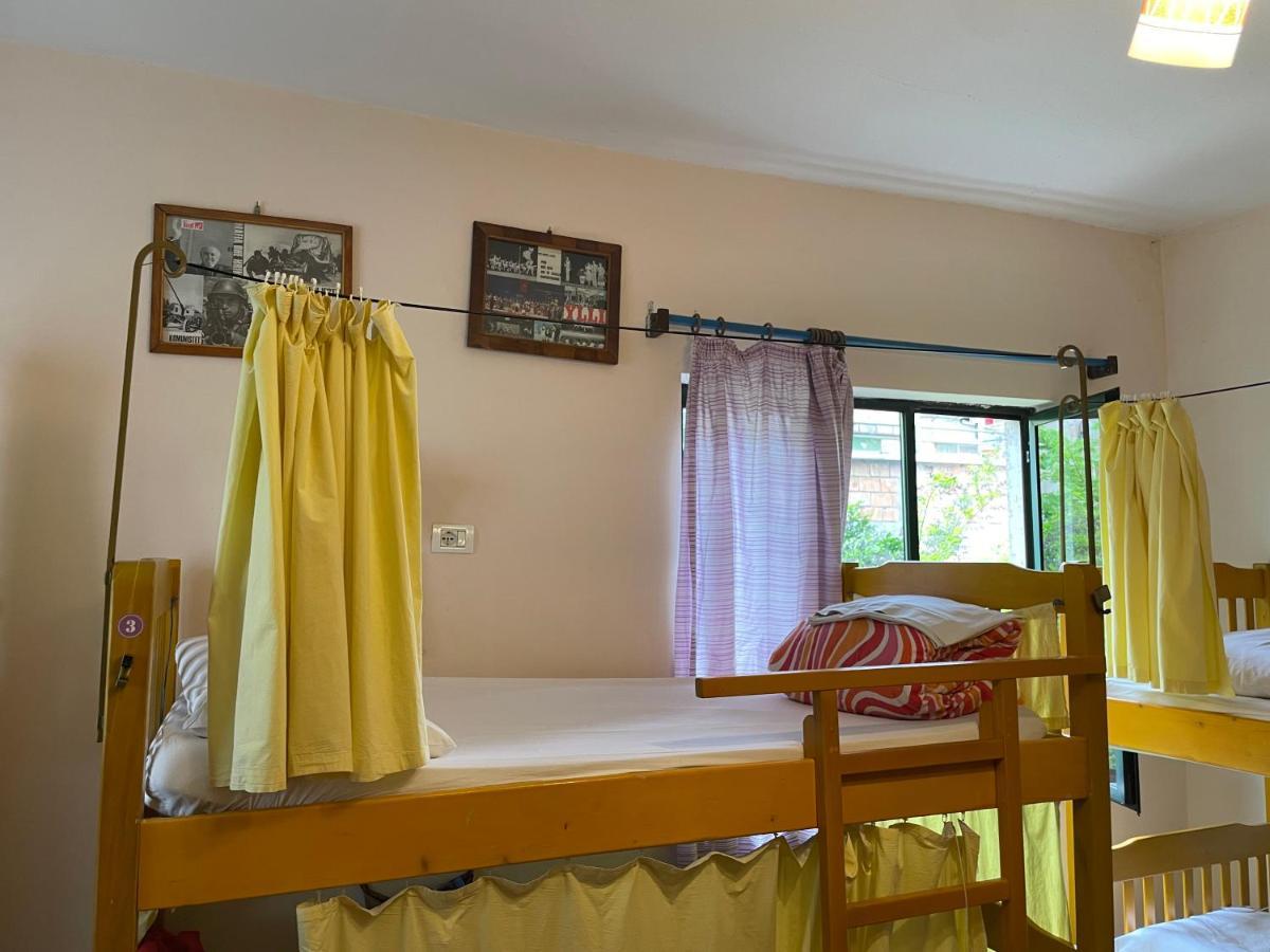 Trip'N'Hostel Тирана Екстер'єр фото