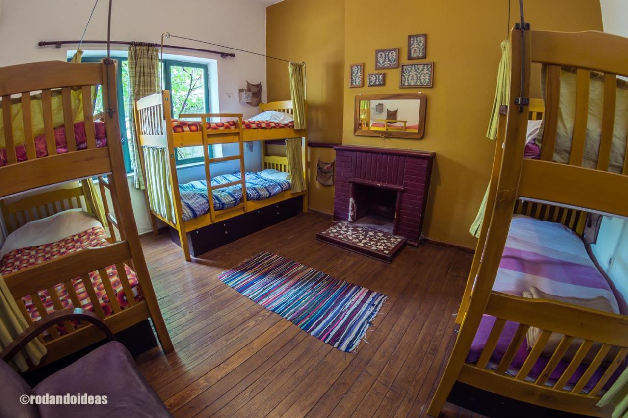 Trip'N'Hostel Тирана Екстер'єр фото