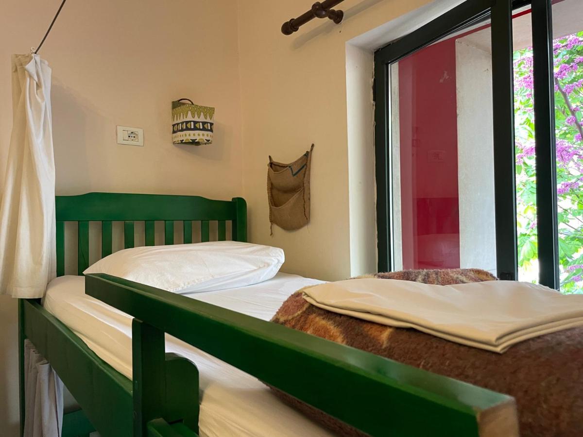 Trip'N'Hostel Тирана Екстер'єр фото