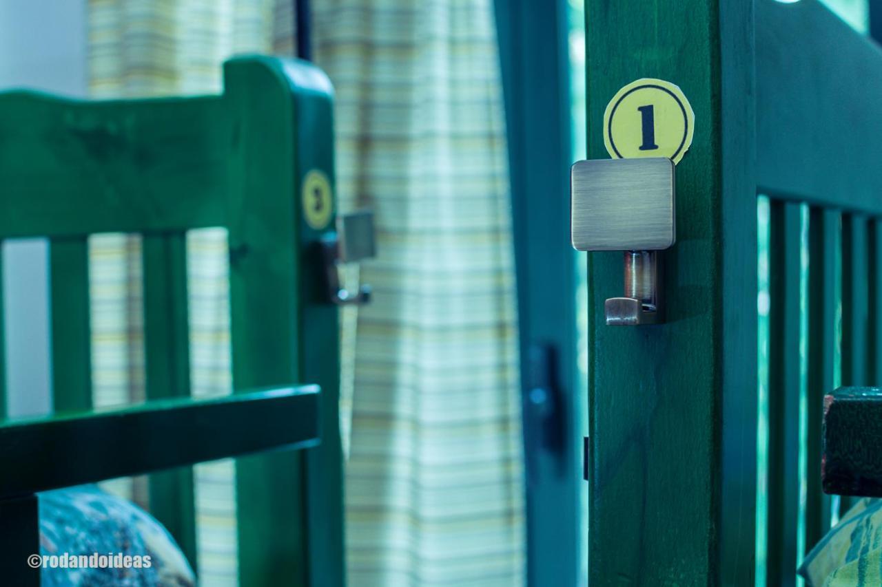 Trip'N'Hostel Тирана Екстер'єр фото