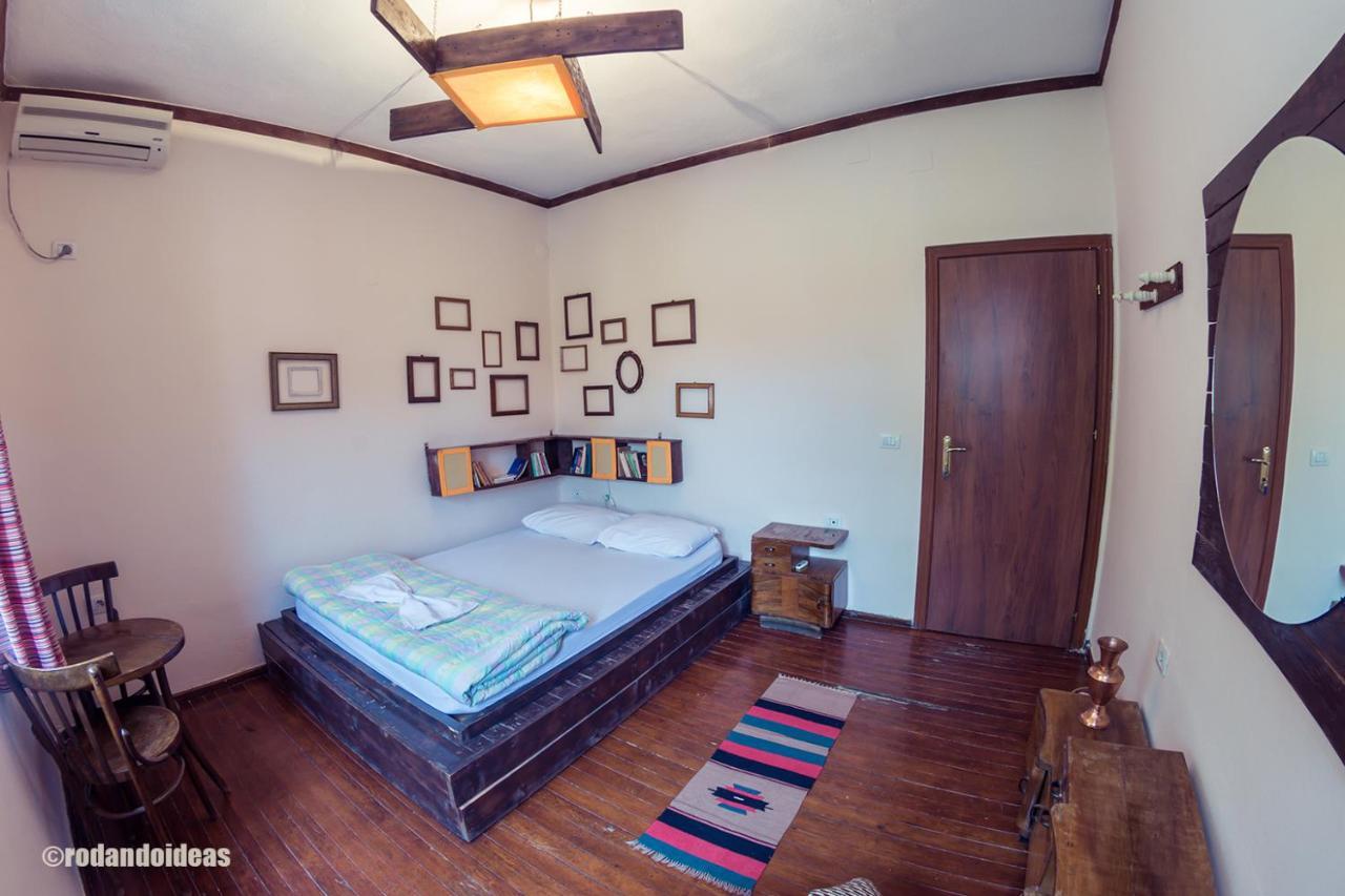 Trip'N'Hostel Тирана Екстер'єр фото