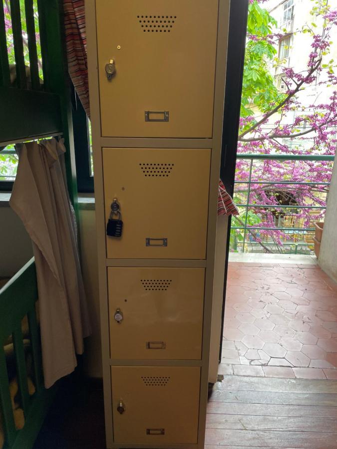Trip'N'Hostel Тирана Екстер'єр фото