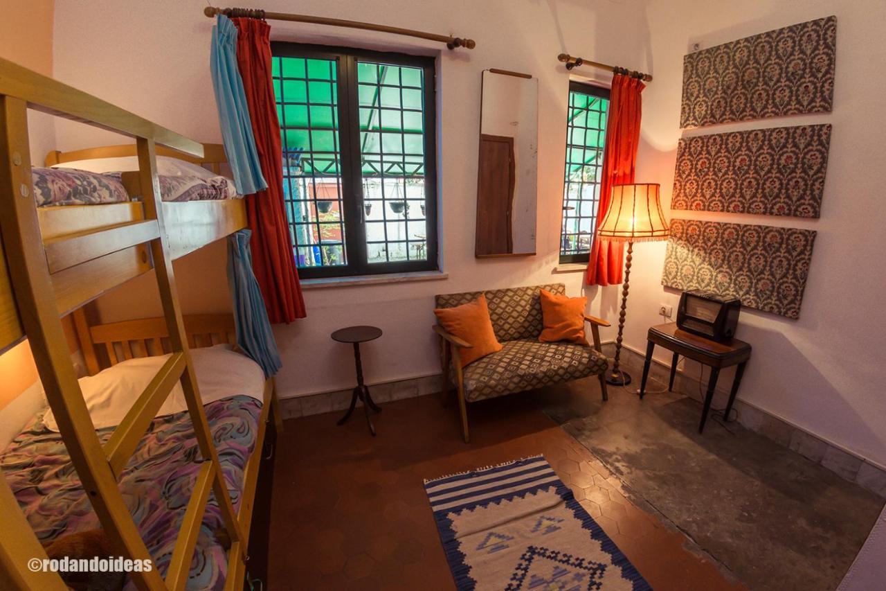 Trip'N'Hostel Тирана Екстер'єр фото