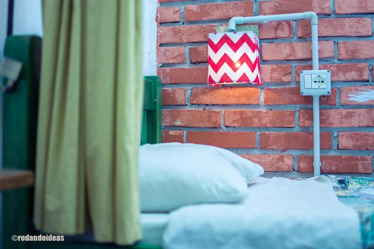 Trip'N'Hostel Тирана Екстер'єр фото