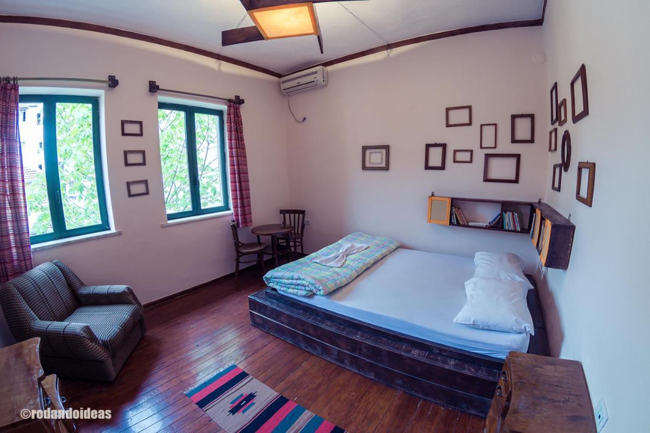 Trip'N'Hostel Тирана Екстер'єр фото