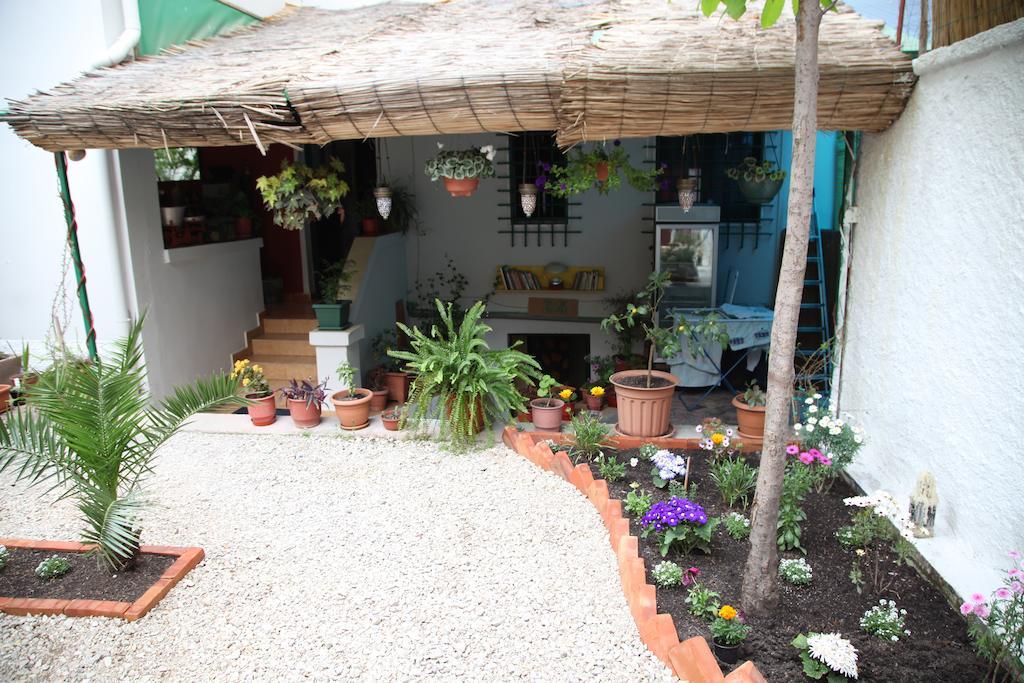 Trip'N'Hostel Тирана Екстер'єр фото