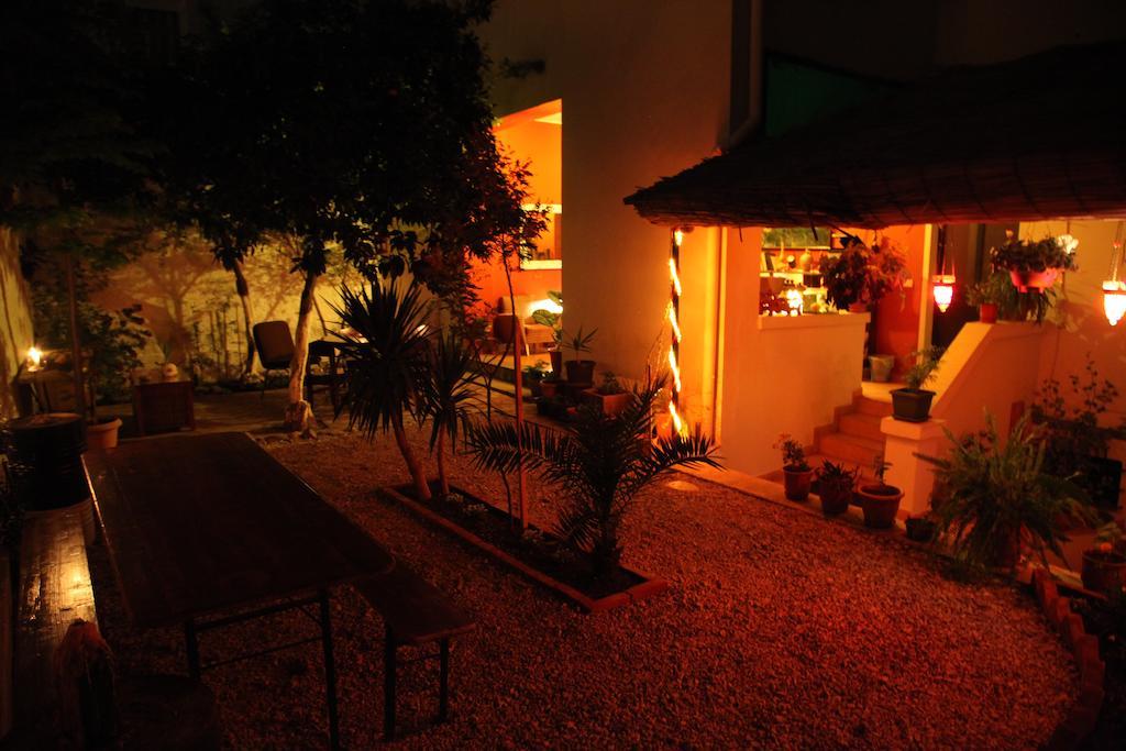 Trip'N'Hostel Тирана Екстер'єр фото