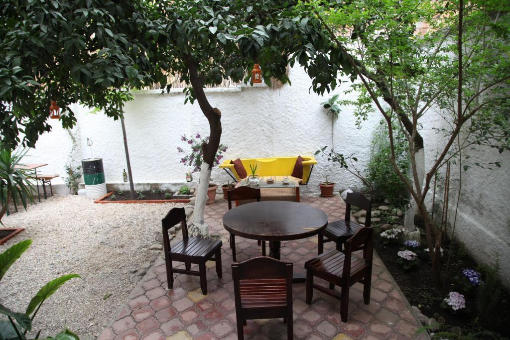 Trip'N'Hostel Тирана Екстер'єр фото